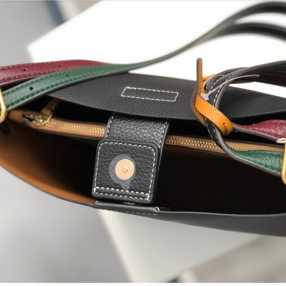 Tory Burch Perry Leather Bucket Bag. NWT - Picture 12 of 12